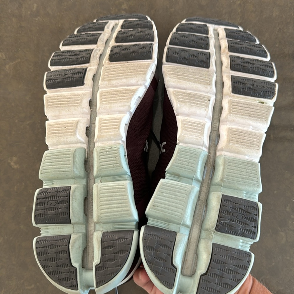 On Cloudflow Running Shoe. Size 9.5. Excellent Co… - image 5